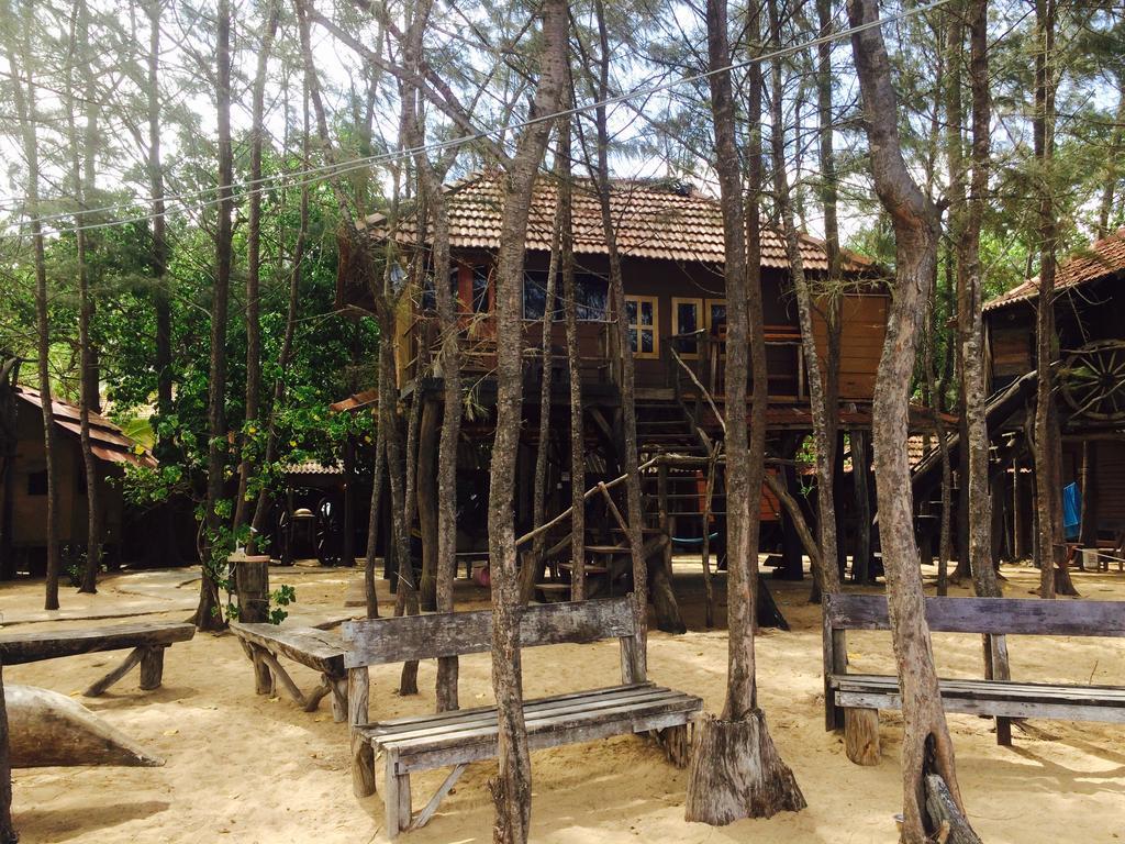 Hut