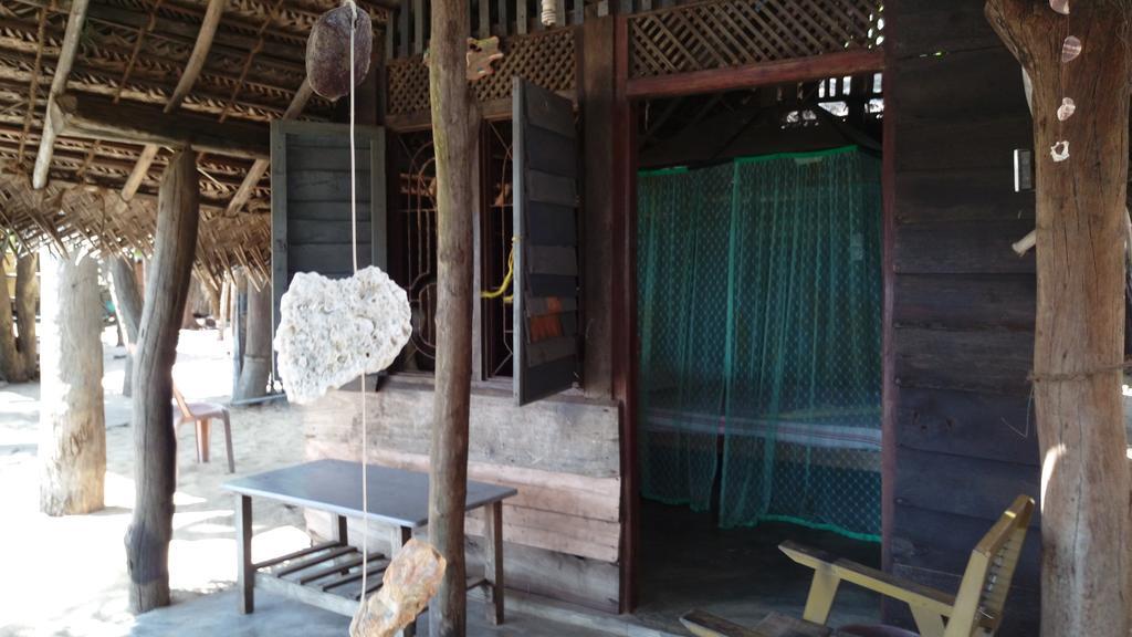 Hut * Arugam Bay
