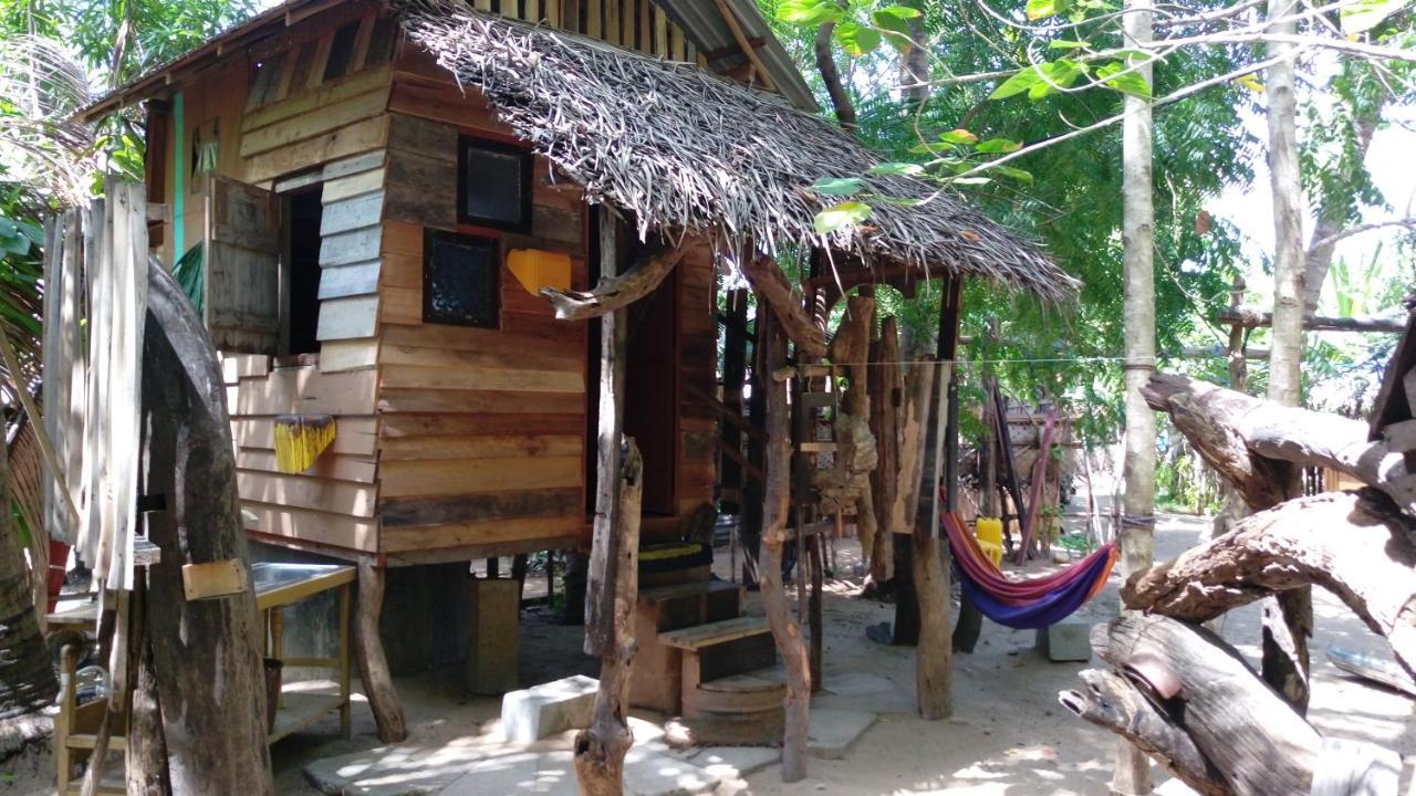 Hut * Arugam Bay